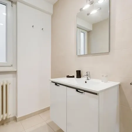 Appartamento Modern 2bed Flat 15 Mins From The City Center Roma