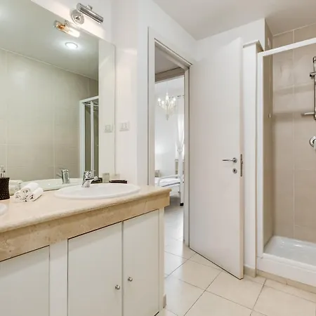 Appartamento Modern 2bed Flat 15 Mins From The City Center Roma
