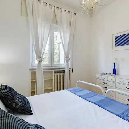 Modern 2bed Flat 15 Mins From The City Center Appartamento *
