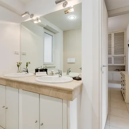 Modern 2bed Flat 15 Mins From The City Center *